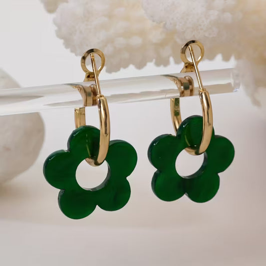 A pair of five-flower earrings