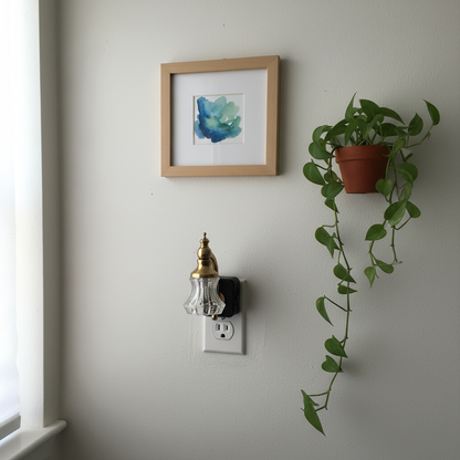 Vintage Flower Plug-In Night Light — Dusk-to-Dawn Sensor